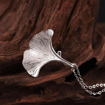 Elegant Vintage Ginkgo Leaf Shaped Silver Pendant Necklace - Wnkrs