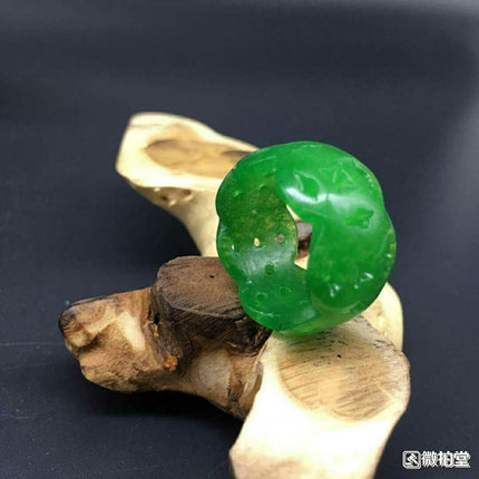 Natural Green Jade Ring - Wnkrs