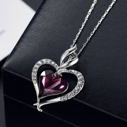 Lovely Rhinestone Heart Women’s Pendant Necklace - Wnkrs