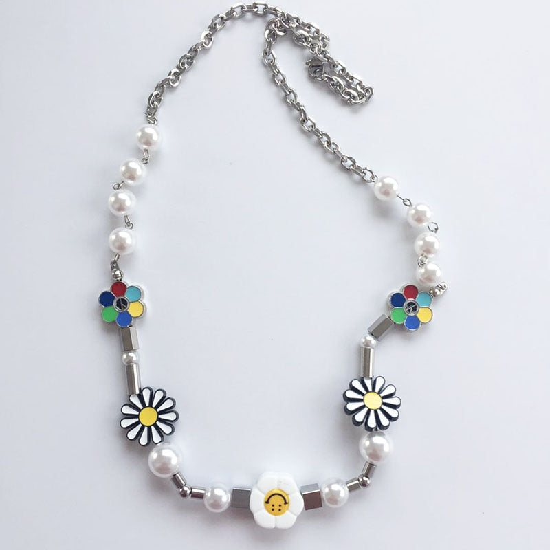K-pop Beaded Daisy Necklace