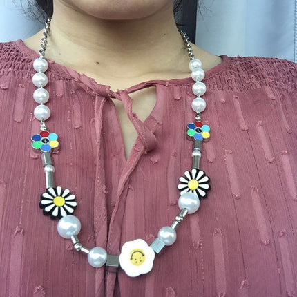 K-pop Beaded Daisy Necklace - Wnkrs