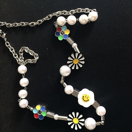 K-pop Beaded Daisy Necklace - Wnkrs