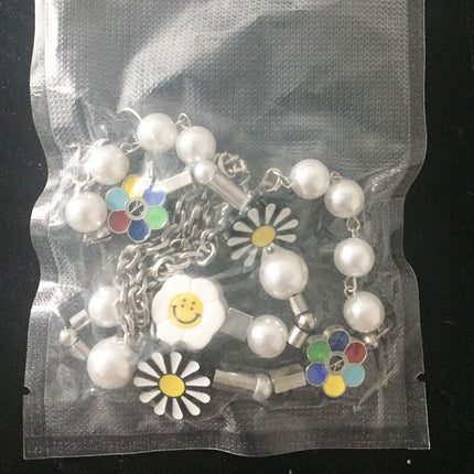 K-pop Beaded Daisy Necklace - Wnkrs