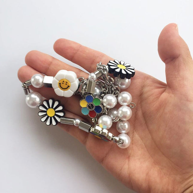 K-pop Beaded Daisy Necklace - Wnkrs