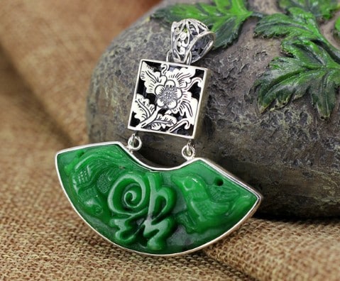 Green Carved Fan-Shaped Stone Pendant