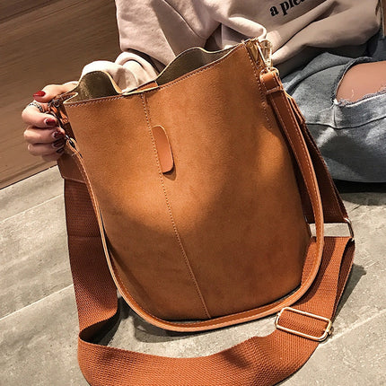 Women's Bucket Shoulder Bag - Wnkrs