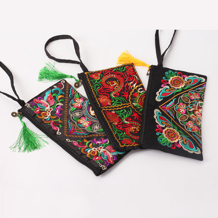Women's Retro Ethnic Embroidery Clutch - Wnkrs