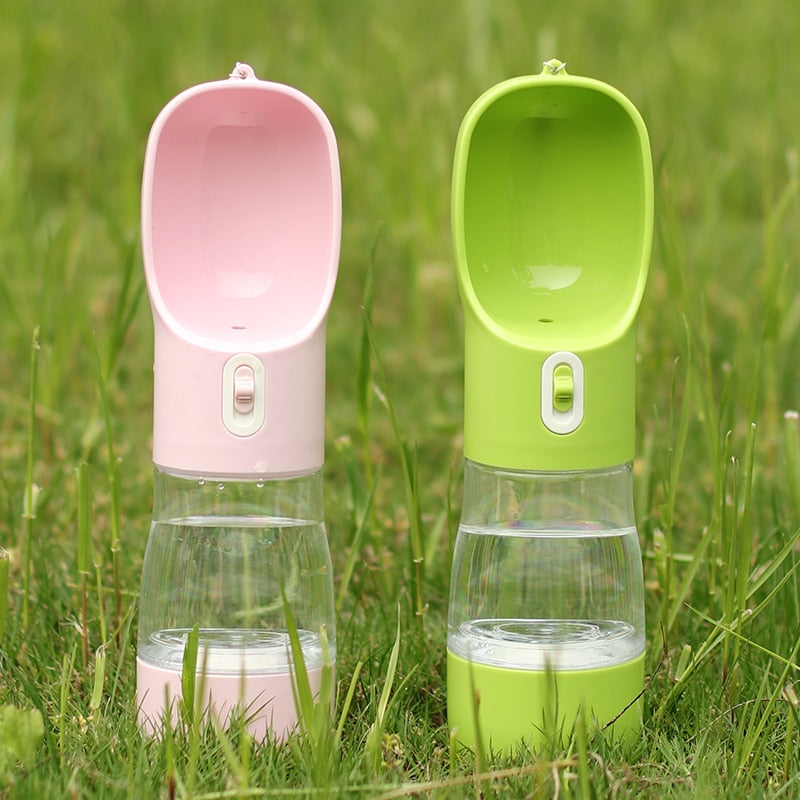 Botella de agua de viaje para perros con cuchara