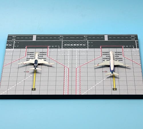1:1000 Airfield Platform Model - wnkrs