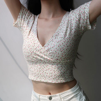 Vintage Floral Printed Cross Crop Top - Wnkrs