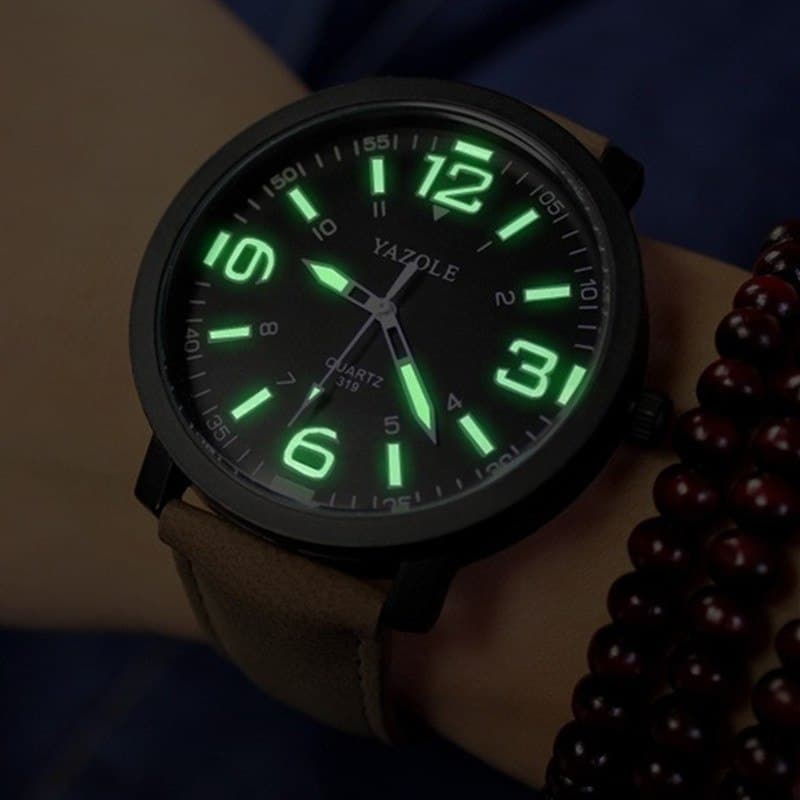Large-Numeral Quartz Watch with Luminous-Style Markers